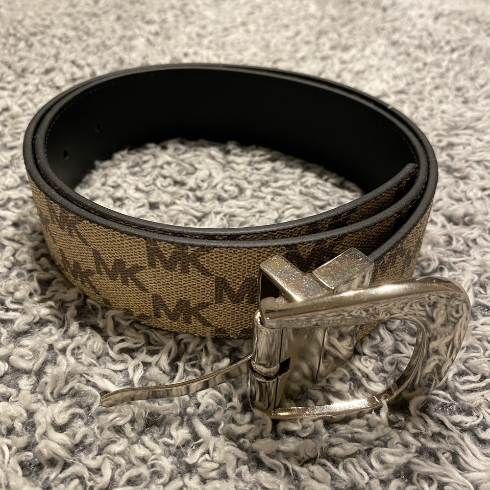 Michael Kors reversible belt